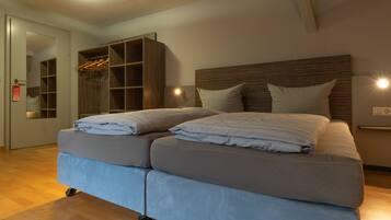 Comfort tweepersoonskamer | Luxe beddengoed, een kluis op de kamer, een bureau, gratis wifi