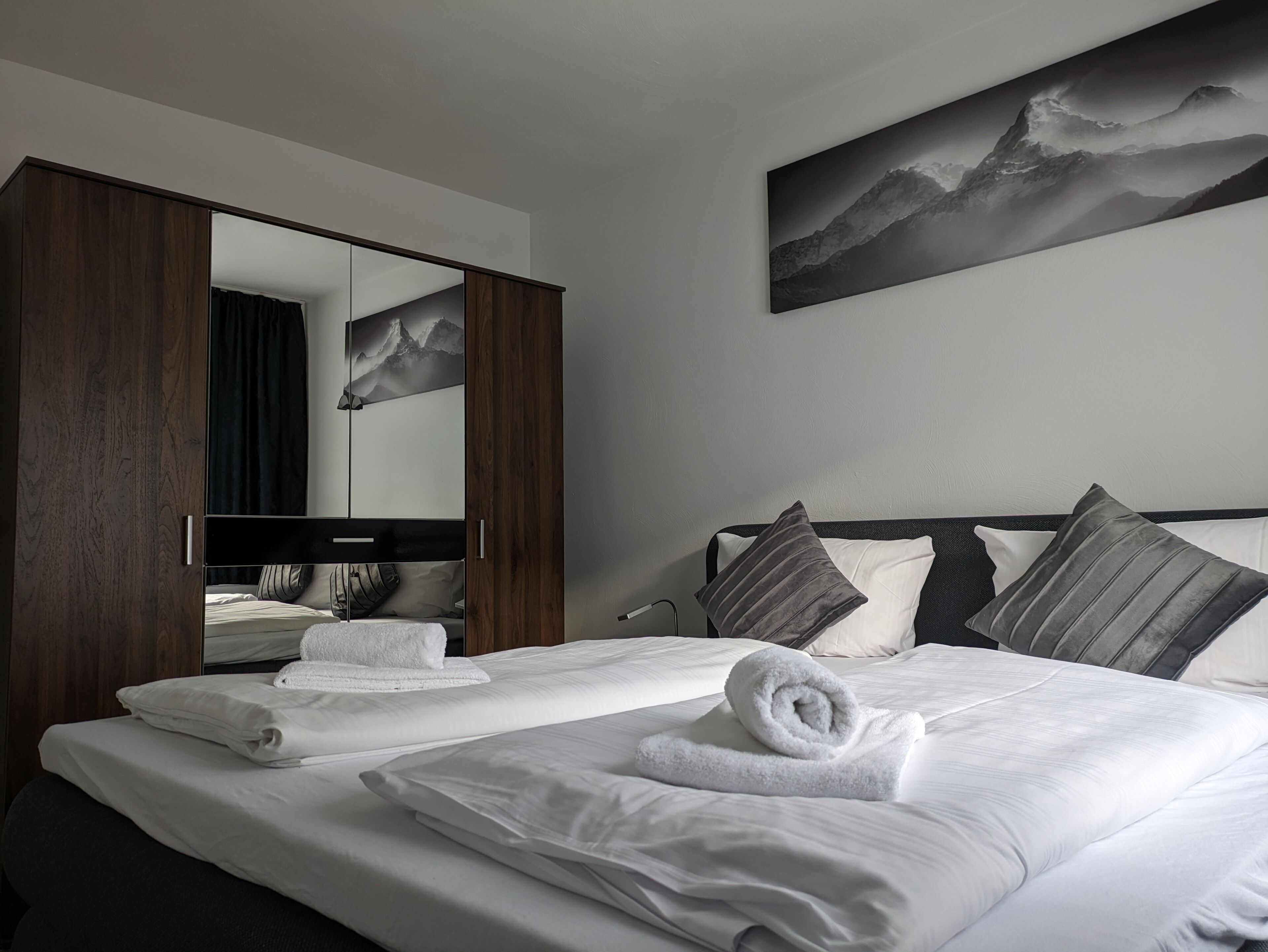 Standard Apartment, 1 Queen Bed with Sofa bed | Free WiFi, bed sheets