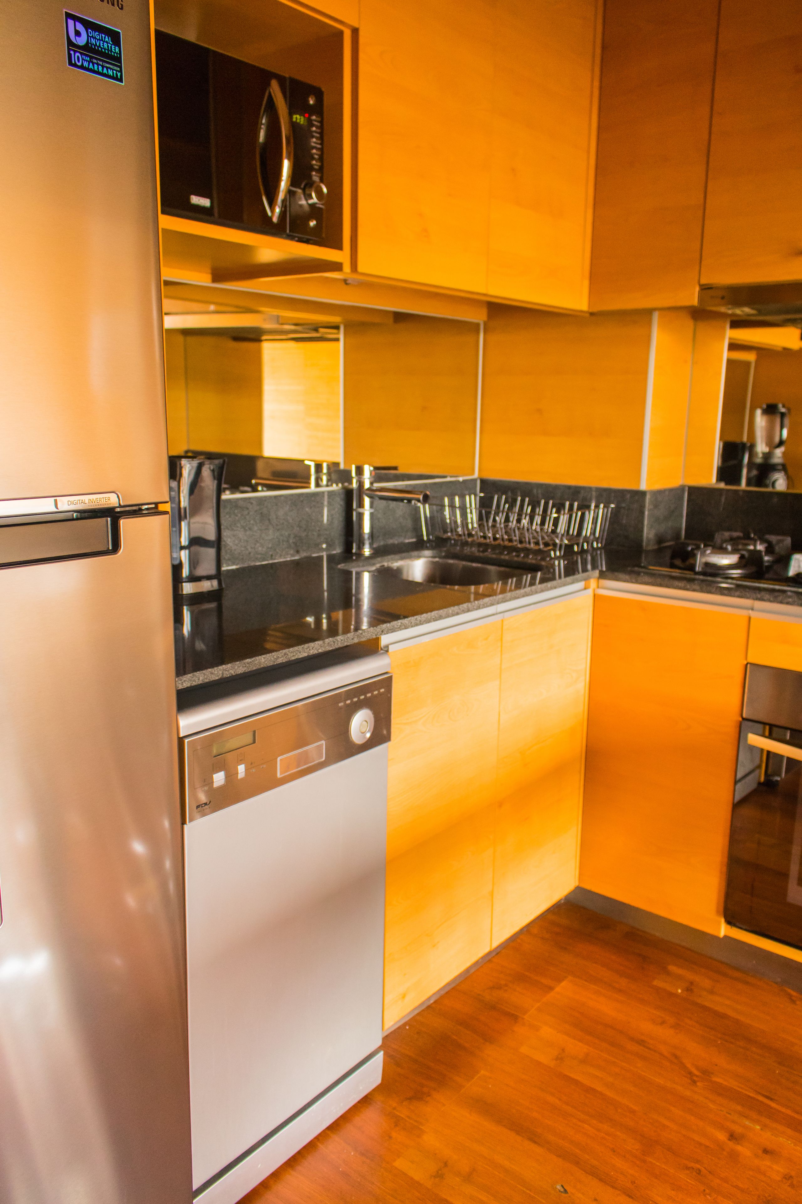 Private kitchen | Fridge, microwave, oven, stovetop
