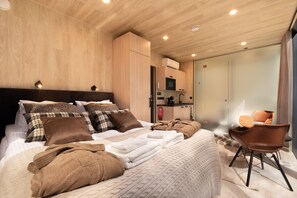 Santa Glass Villa with private hot tub | 1 bedroom, soundproofing, bed sheets - Santalahti Resort (Kotka)