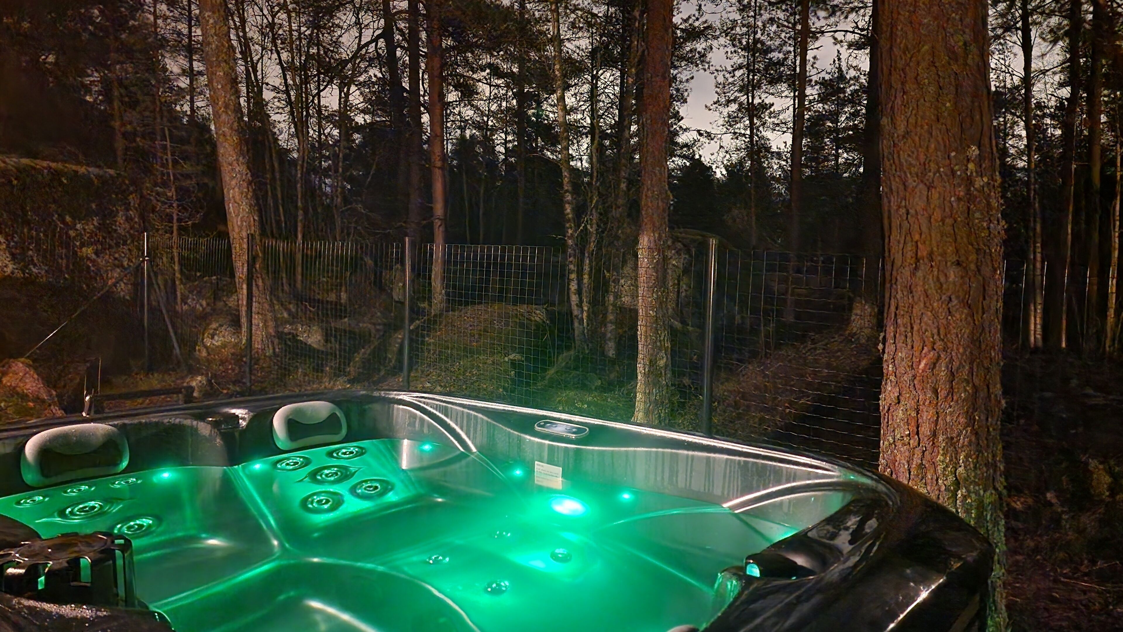 Santa Spa & Pets Villa – private dog yard and hot tub | Terrace/patio