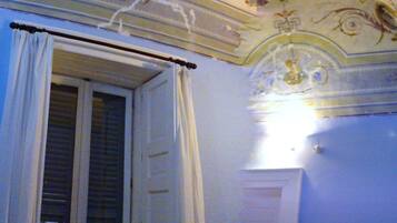 Suite monolocale Romantica, vista città | Servizio della camera