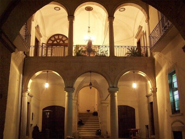 Courtyard - B&B Casa Cavalli (Lucera)