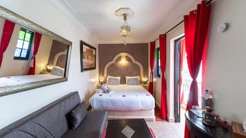 1 bedroom, Egyptian cotton sheets, premium bedding, in-room safe