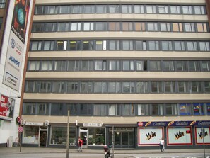 Front of property - City-Appartements (Hamburg)