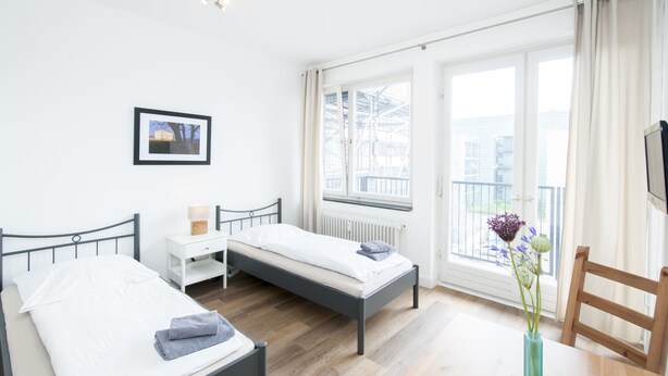 Unclassified image, 1 of 70, button - City-Appartements (Hamburg)