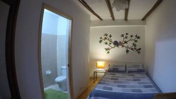 Double Room, Private Bathroom | 1 bedroom, desk, soundproofing, free WiFi