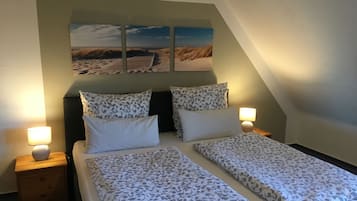 Family Room | In-room safe, desk, free WiFi