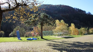 AuĂen-Kinderspielplatz