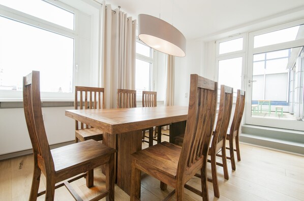 公寓 (onTop) | 客房内用餐