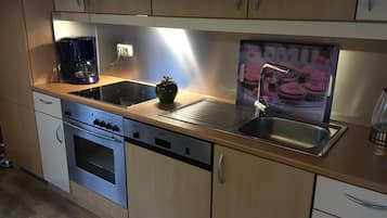 Bungalow, Terrace, Garden Area | Private kitchen | Fridge, microwave, oven, stovetop