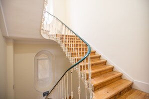 Pasillos con barandal