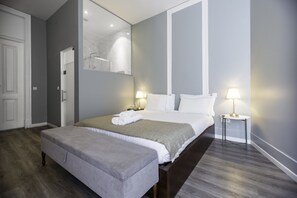 Superior Room with Terrace View | 隔音、熨斗/熨板、免费 WiFi、床单