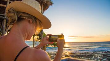 2 outdoor pools, free cabanas, sun loungers