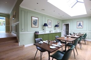 Ferdiglaget frokost er inkludert hver dag