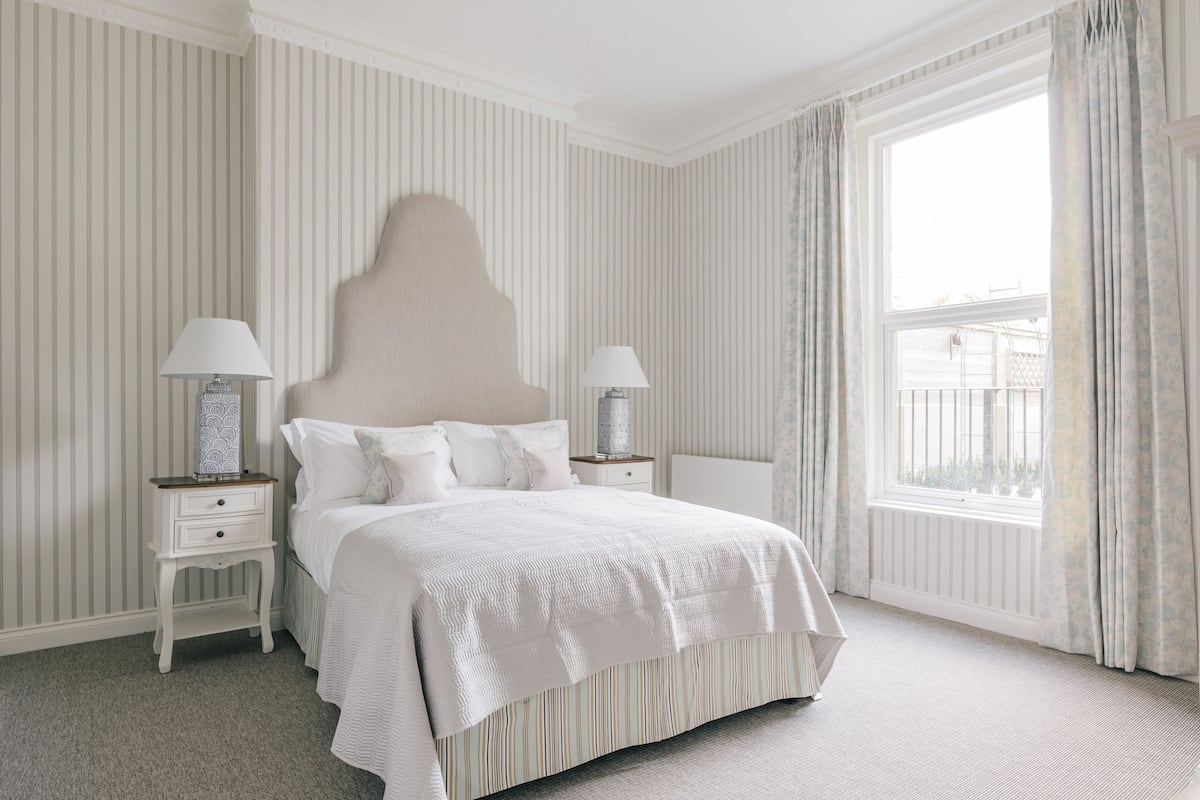 Executive garden | Individually decorated, individually furnished, desk, blackout drapes