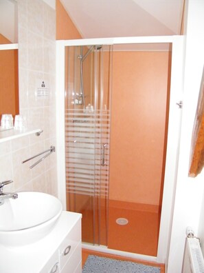 Bathroom - Maison Neuve Grandval (Grandval)