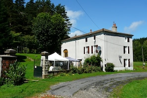 Front of property - Maison Neuve Grandval (Grandval)