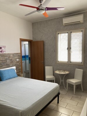 Comfort dubbelrum | Sängtillbehör av högsta kvalitet, strykjärn/strykbräda och gratis wi-fi