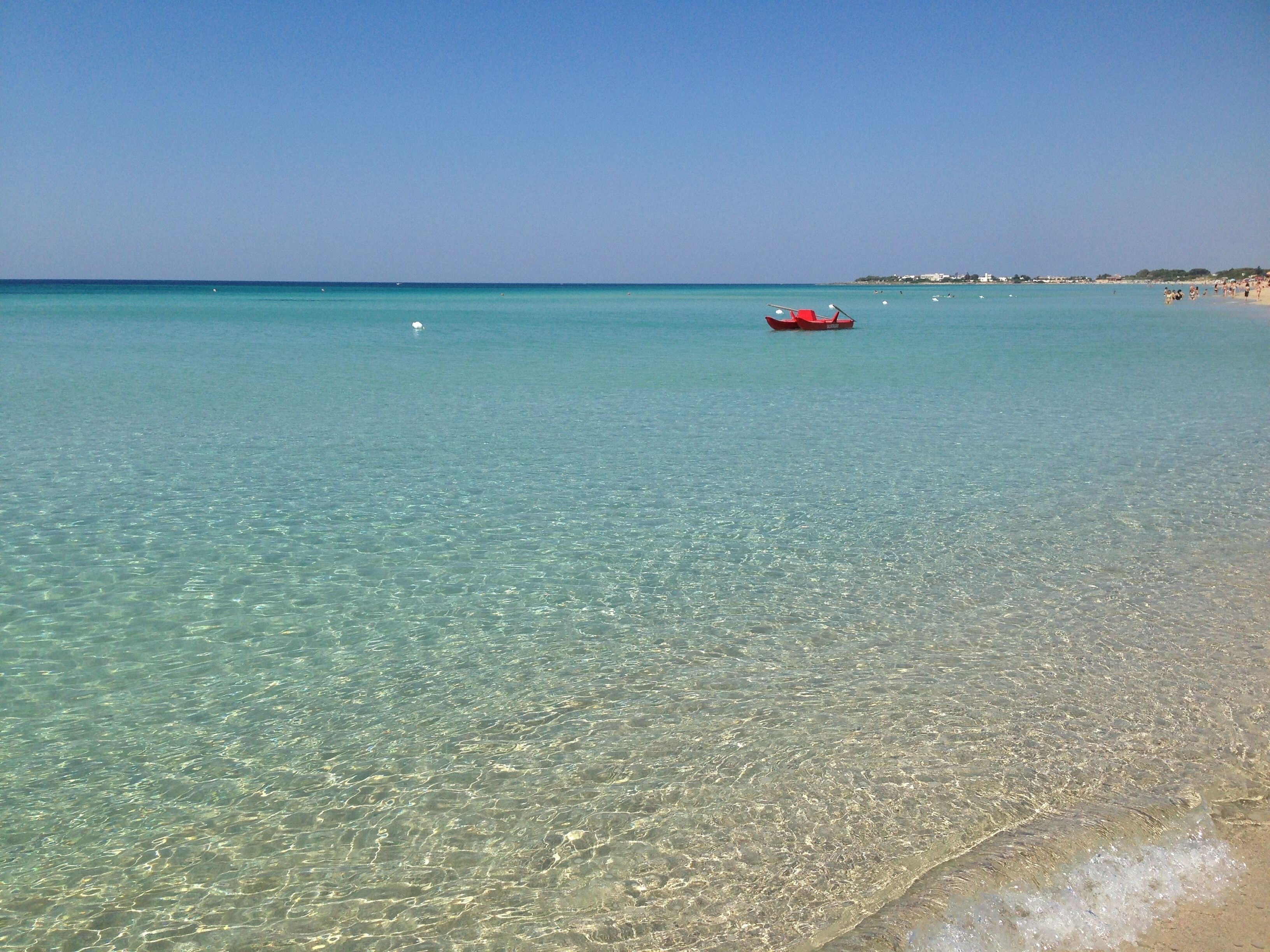 Sulla spiaggia, sabbia bianca, 2 bar sulla spiaggia