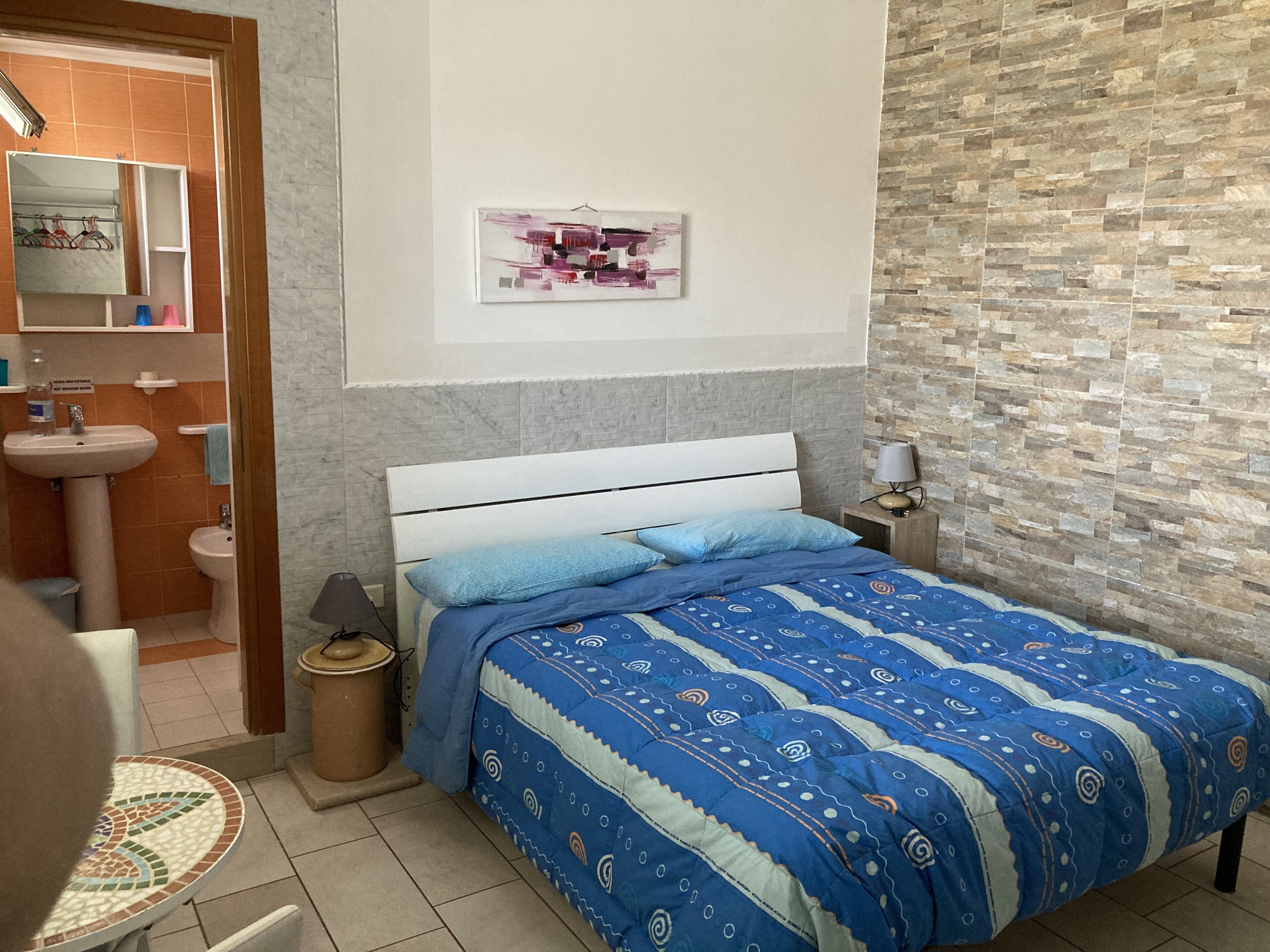 Comfort Double Room | Premium bedding, iron/ironing board, free WiFi, bed sheets