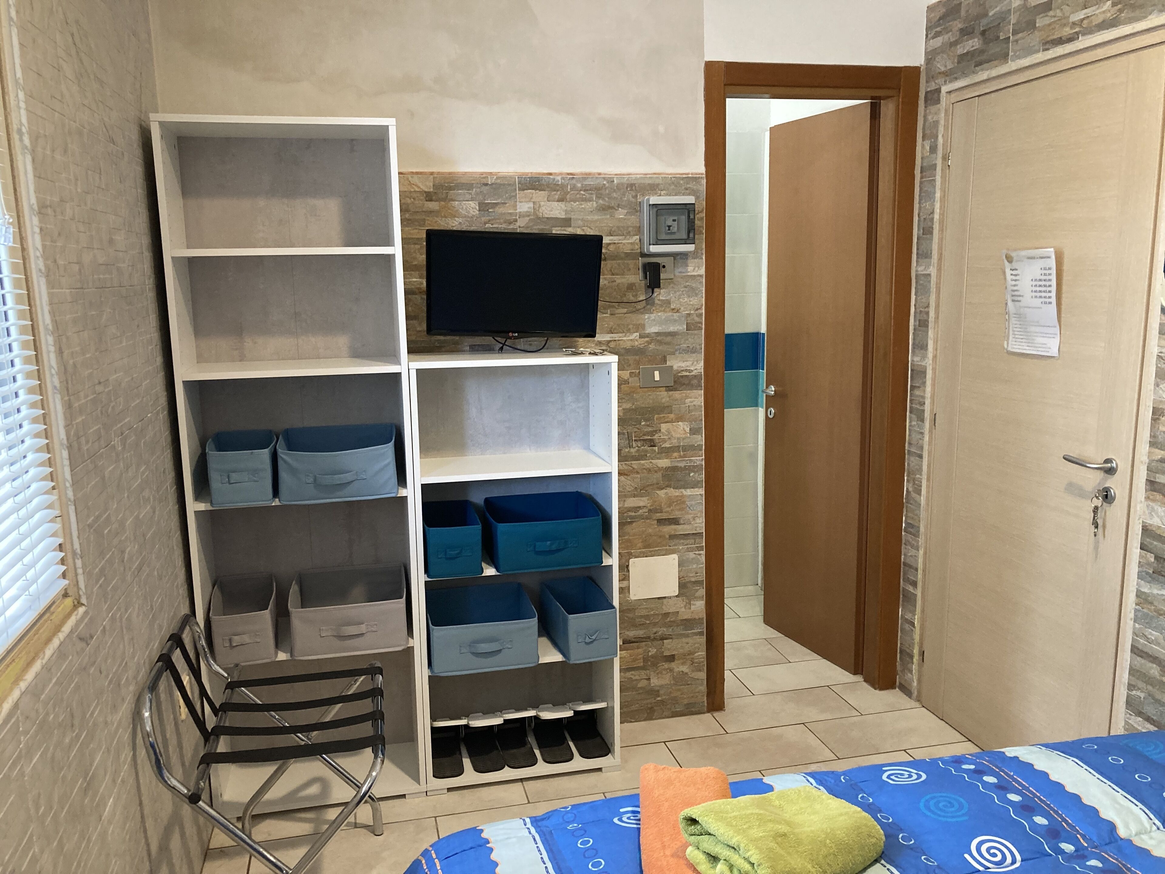 Chambre Double Confort | Literie de qualité supérieure, fer et planche à repasser, Wi-Fi gratuit