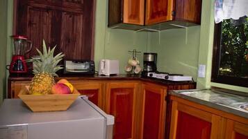 Basic House, 2 Bedrooms | Private kitchenette | Fridge, stovetop, coffee/tea maker, cookware/dishes/utensils