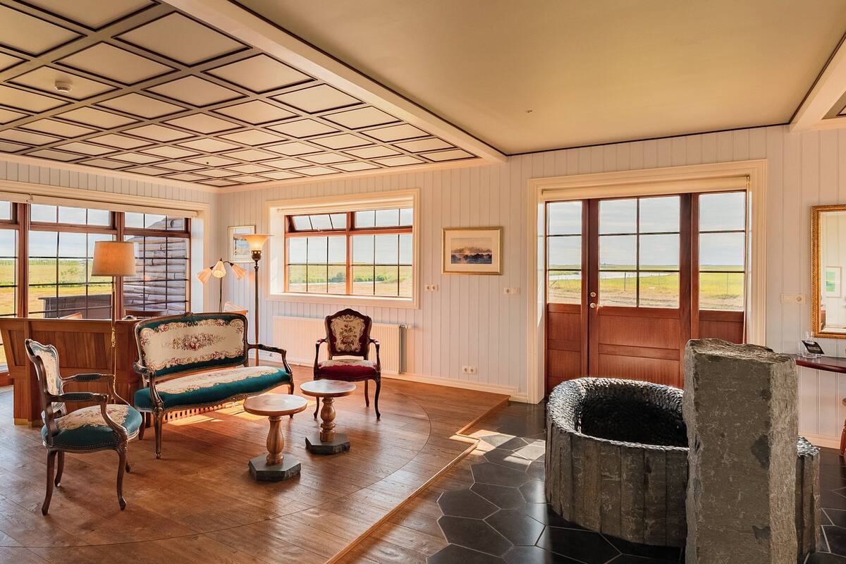 suite, river view | hypo-allergenic bedding, minibar, in-room safe, desk