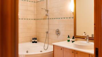 Gabungan pancuran/tab mandi, tab mandi berpancutan