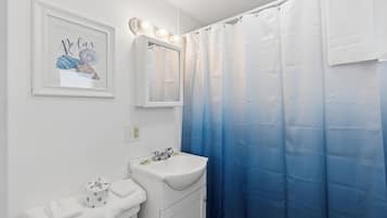 Double Room, Kitchenette, Ocean View | Free WiFi, bed sheets