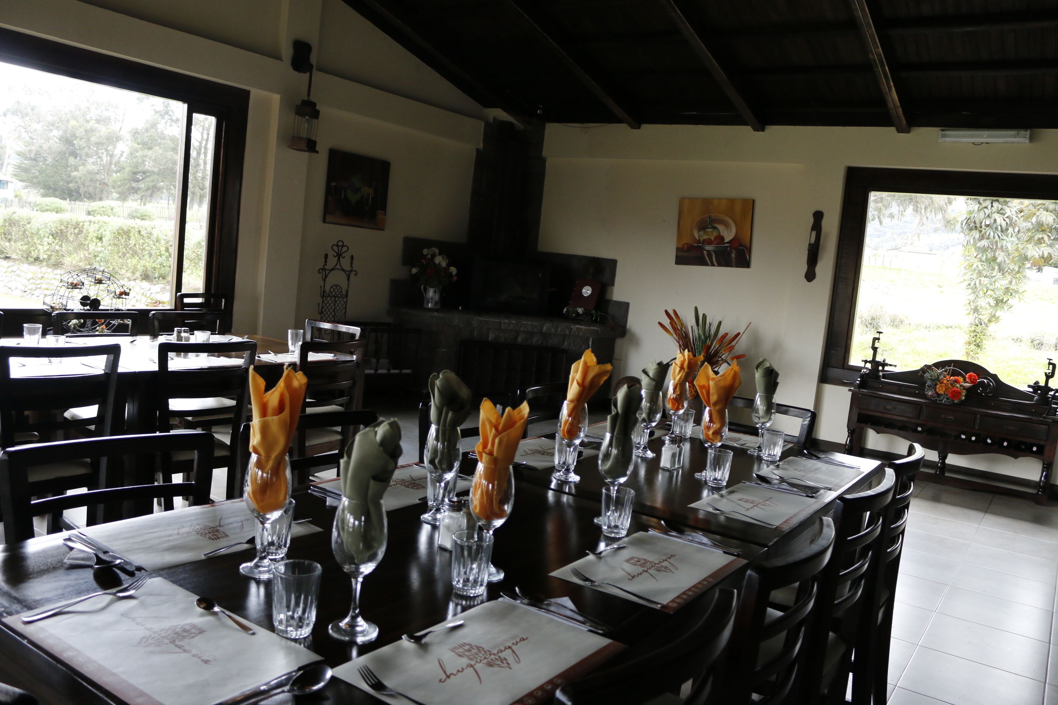 Breakfast, lunch, dinner served; local and international cuisine 