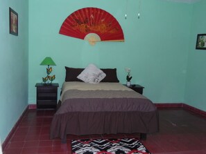 Bureau, Wi-Fi gratuit, draps fournis