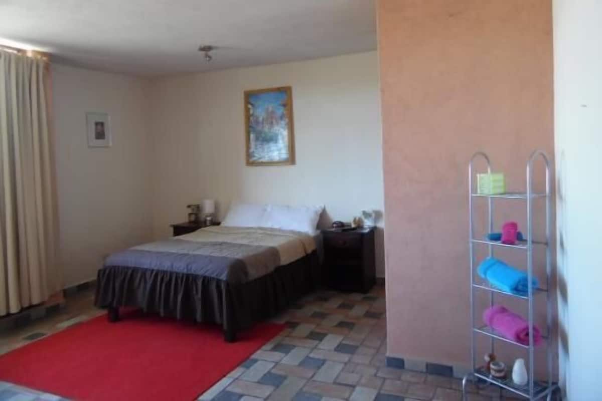 Comfort Double Room | Desk, free WiFi, bed sheets