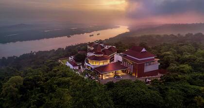 DoubleTree by Hilton Goa-Panaji