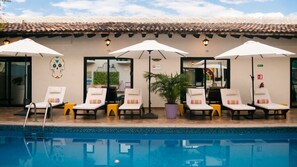 40-inch flat-screen TV with cable channels, TV - Casa Maria Hotel Boutique & Gallery - Adults Only (Puerto Vallarta)