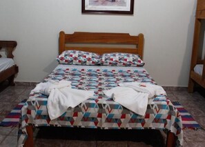 Minibar, wifi gratis y ropa de cama 