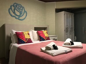 Standard Double Room (Com Café da Manhã) | Minibar, blackout curtains, free WiFi, bed sheets - Pousada Vivenda da Barra (Torres)