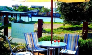 Outdoor dining - Pousada Vivenda da Barra (Torres)