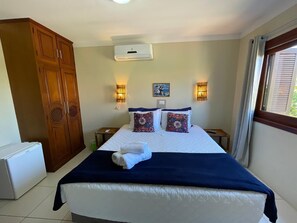 Minibar, blackout curtains, free WiFi, bed sheets - Pousada Vivenda da Barra (Torres)
