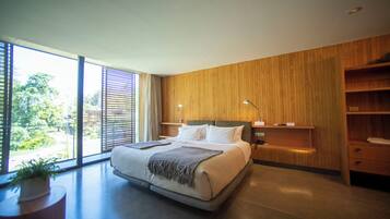 Premium Suite, Park View | Premium bedding, in-room safe, desk, laptop workspace