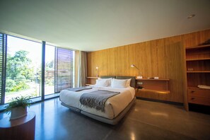 Premium Suite, Park View | 1 bedroom, premium bedding, in-room safe, desk