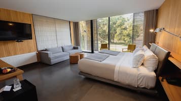 Suite Premium, vista parco | Biancheria da letto di alta qualità, una cassaforte in camera