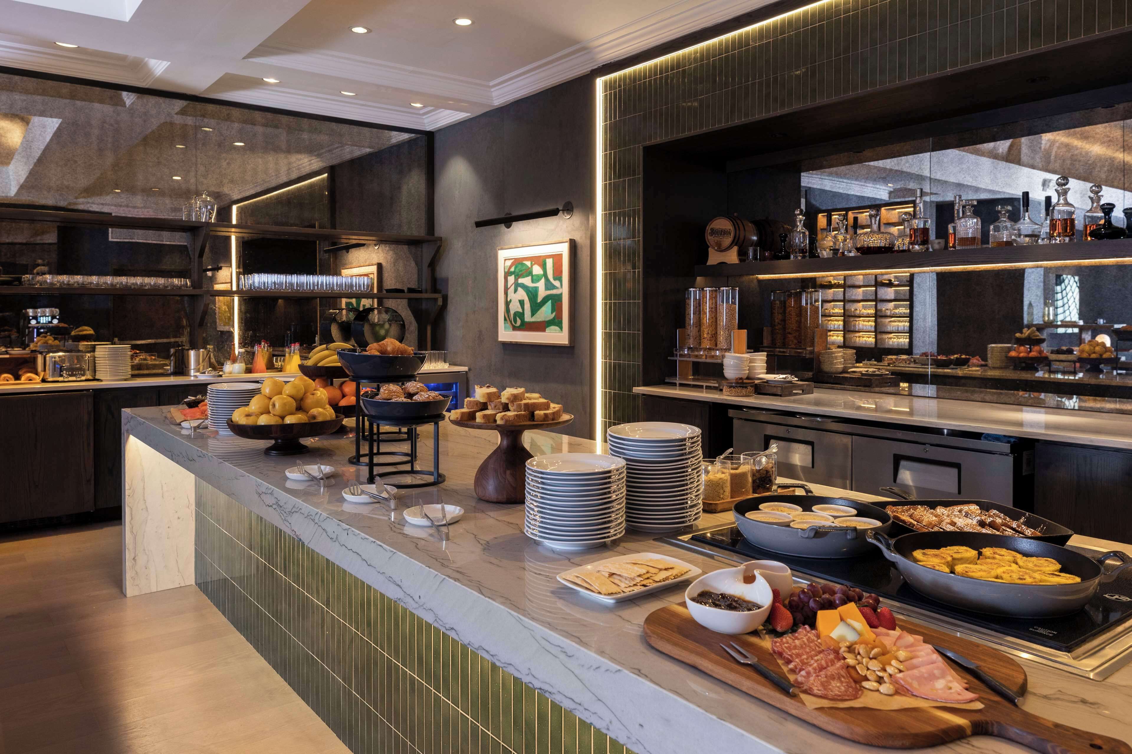 3 restaurants, breakfast, lunch, dinner served; american cuisine