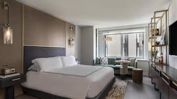 Room, 1 King Bed | In-room safe, laptop workspace, iron/ironing board