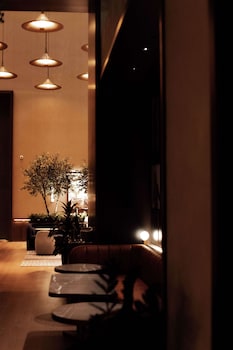 3 restaurants, breakfast, lunch, dinner served; American cuisine at Thompson Central Park New York, by Hyatt