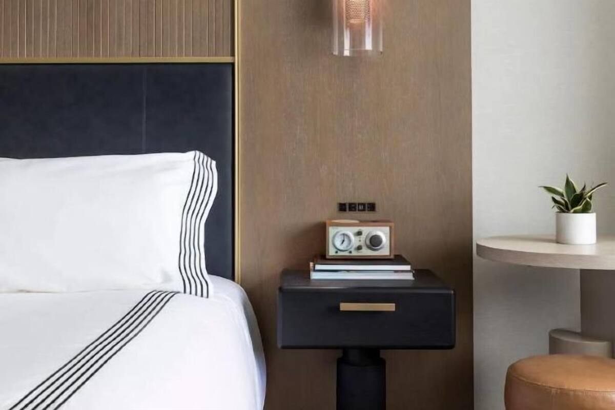 In-room safe, laptop workspace, iron/ironing board