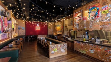 3 restaurants, breakfast, lunch, dinner served; American cuisine