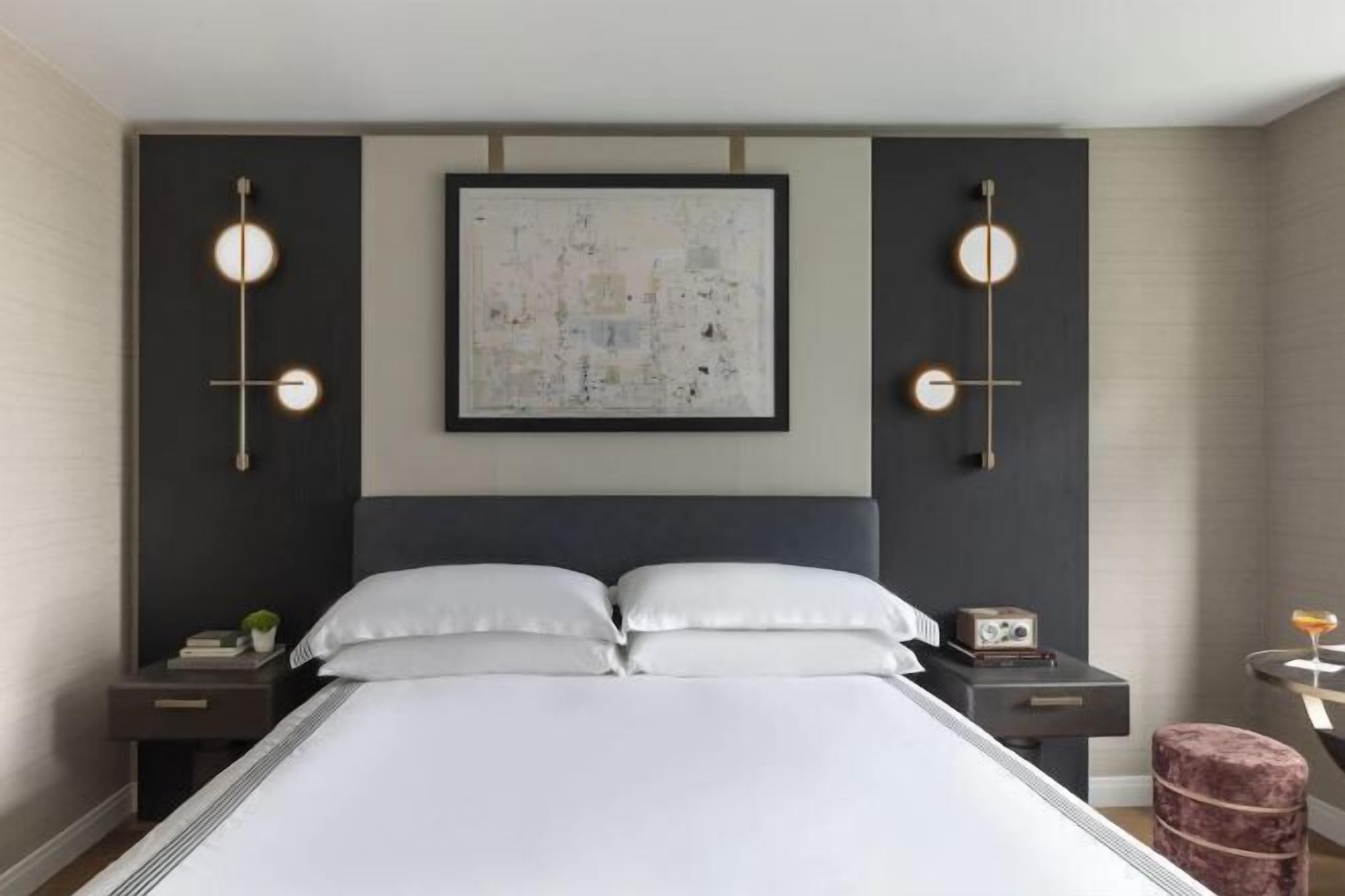 In-room safe, laptop workspace, iron/ironing board