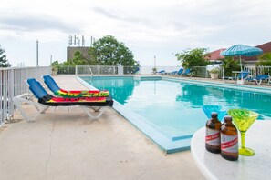 Outdoor pool - Montego Bay Club Apartments (Montego Bay)