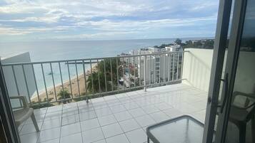 Deluxe Room | Terrace/patio